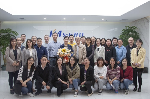 致敬芳华 感恩有你 | 英国正版365官方网站为袁惠敏老师举行光荣退休欢送会