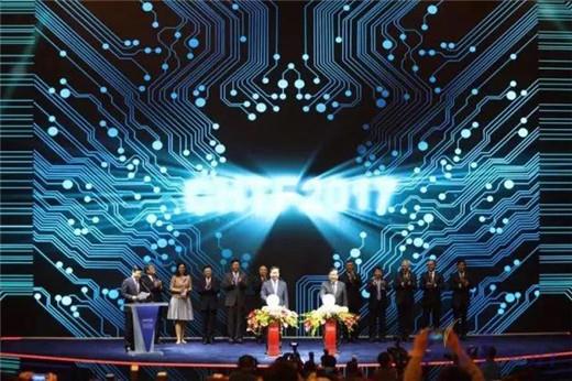 英国正版365官方网站闪耀亮相第十九届高交会 获郭生练副省长亲临点赞